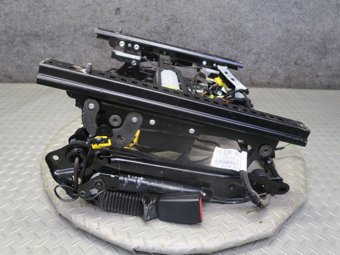 06-11 Mercedes W164 ML350 Front Right Seat Lower Frame Track Rail w Motor OEM