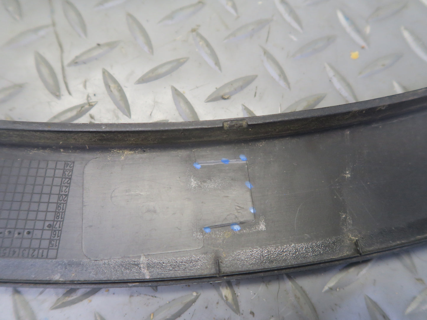 2017-2020 Maserati Levante M161 Rear Left Fender Flare Liner Wheel Trim Molding
