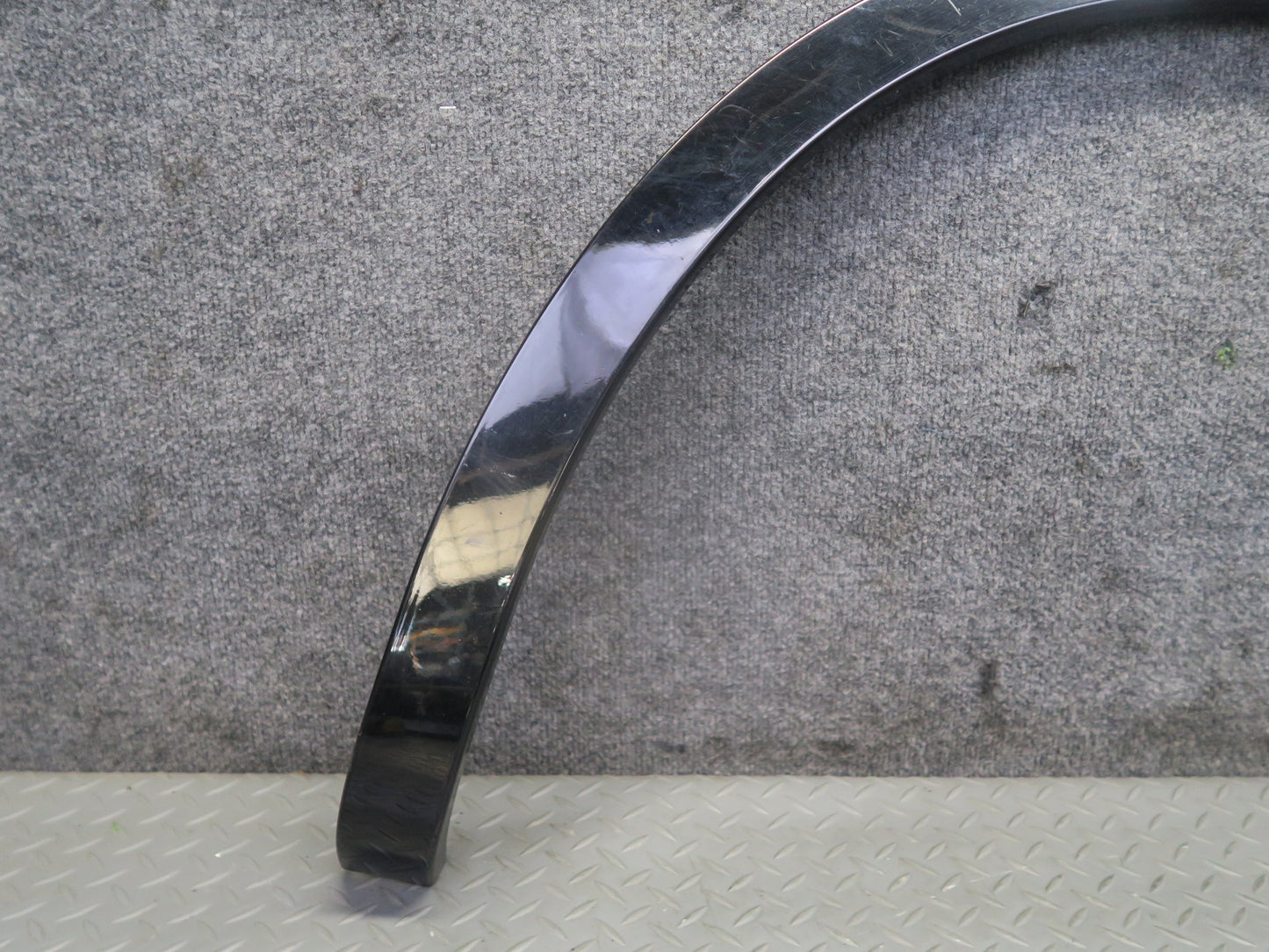 2017-2020 Maserati Levante M161 Rear Left Fender Flare Liner Wheel Trim Molding
