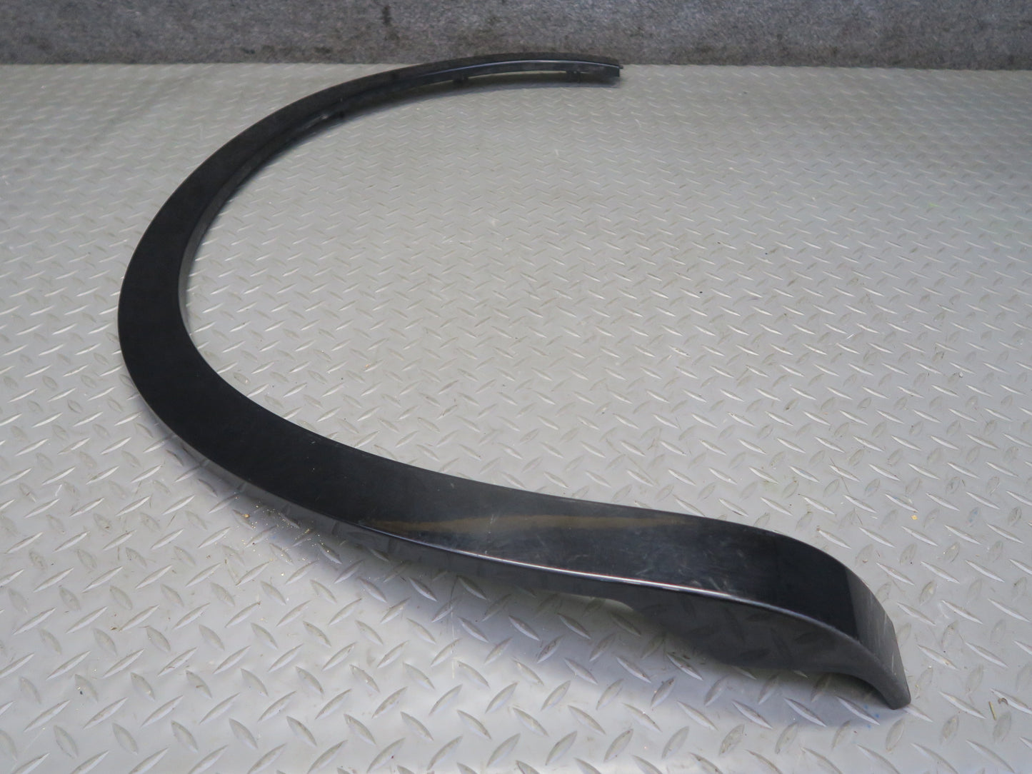 2017-2020 Maserati Levante M161 Rear Left Fender Flare Liner Wheel Trim Molding