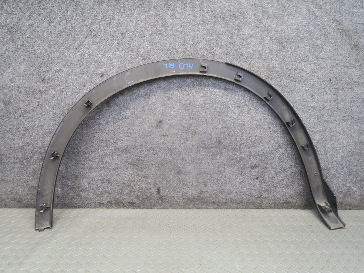 2017-2020 Maserati Levante M161 Rear Left Fender Flare Liner Wheel Trim Molding