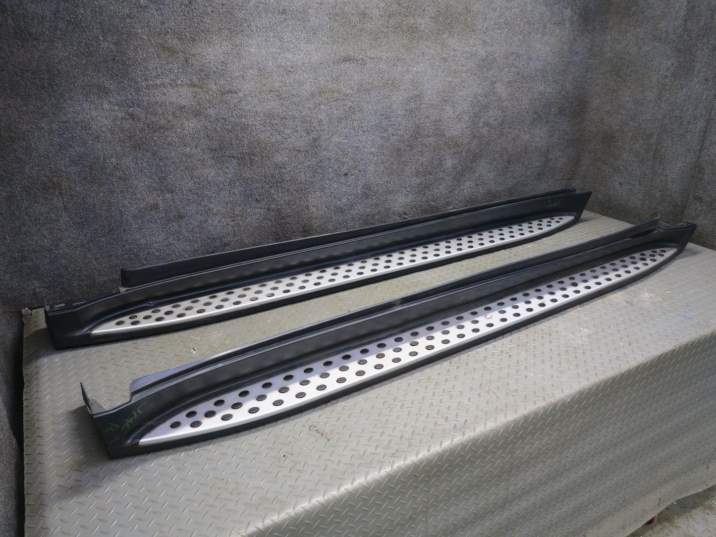 06-11 Mercedes W164 ML350 Set of 2 Left & Right Side Skirt Rocker Panel OEM