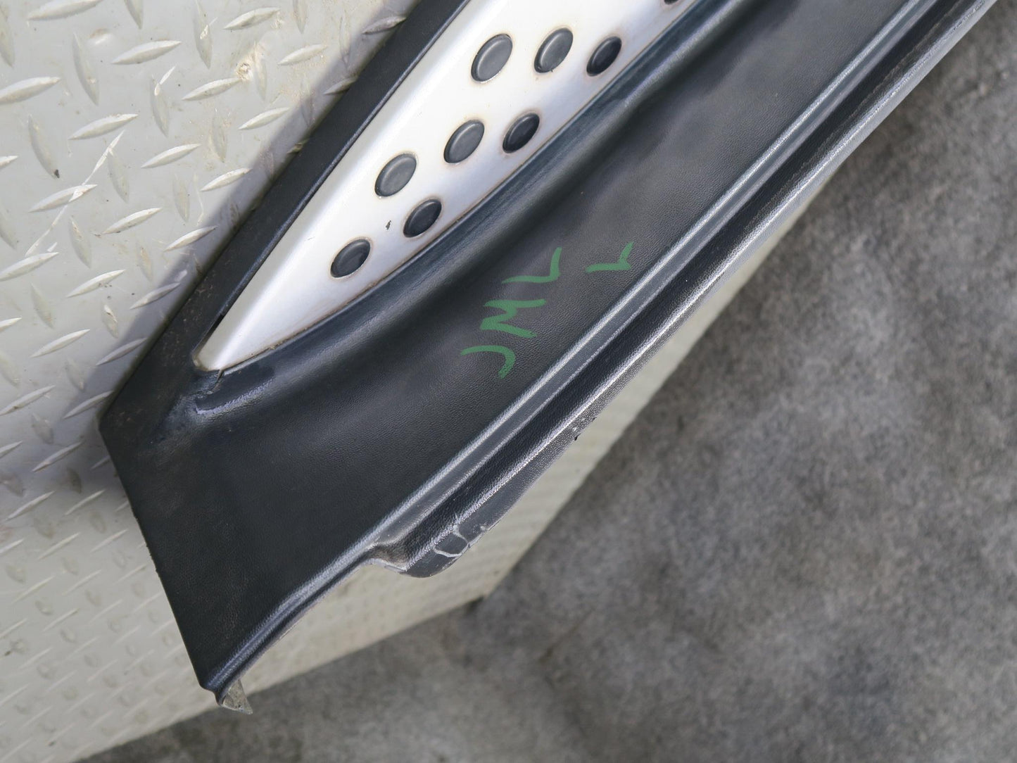 06-11 Mercedes W164 ML350 Set of 2 Left & Right Side Skirt Rocker Panel OEM