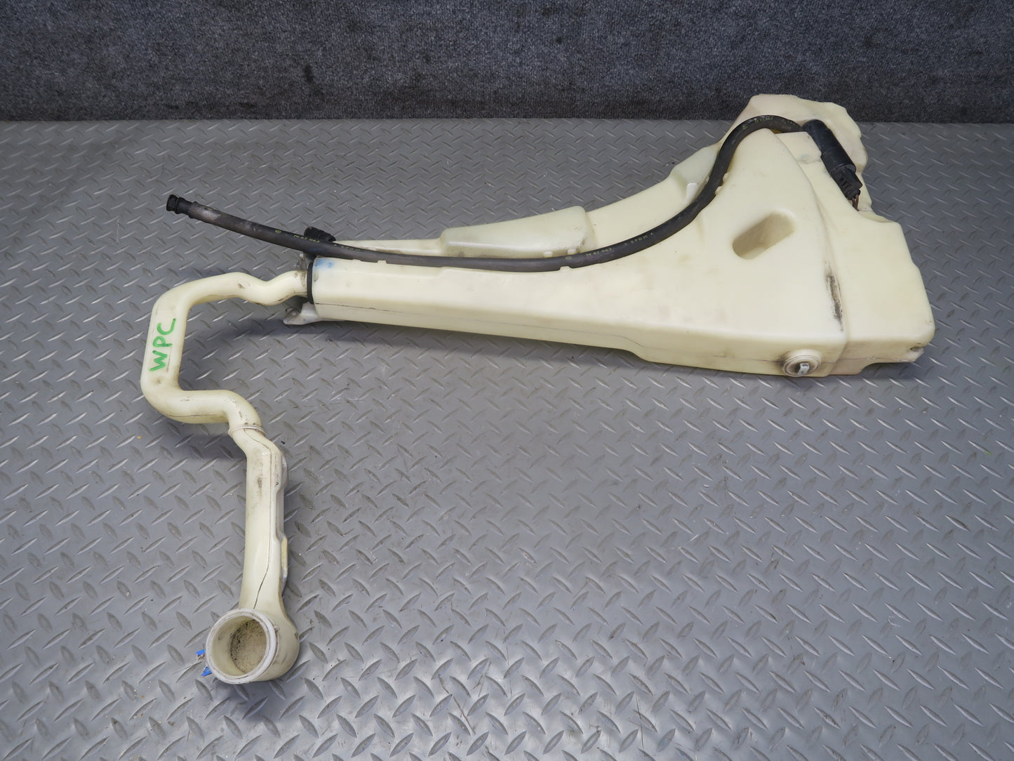 2003-2010 Porsche Cayenne 955 Windshield Washer Fluid Reservoir Tank w Pump