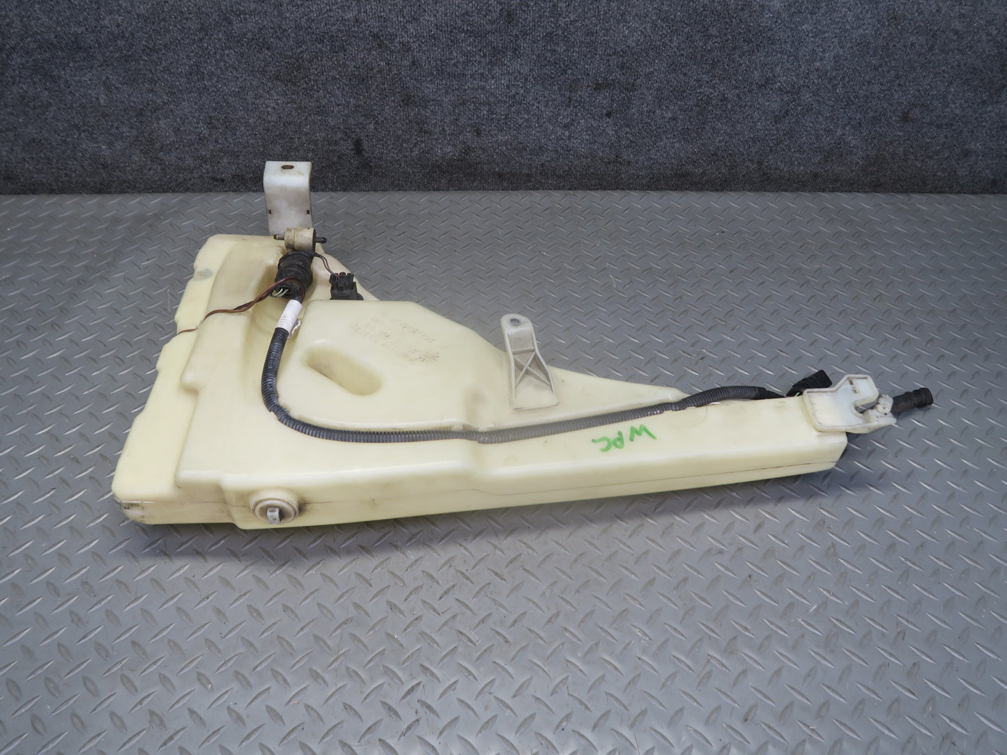 2003-2010 Porsche Cayenne 955 Windshield Washer Fluid Reservoir Tank w Pump