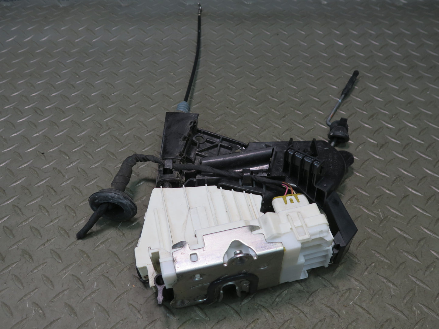 06-11 Mercedes W164 Ml-class Rear Left Door Lock Latch Actuator OEM