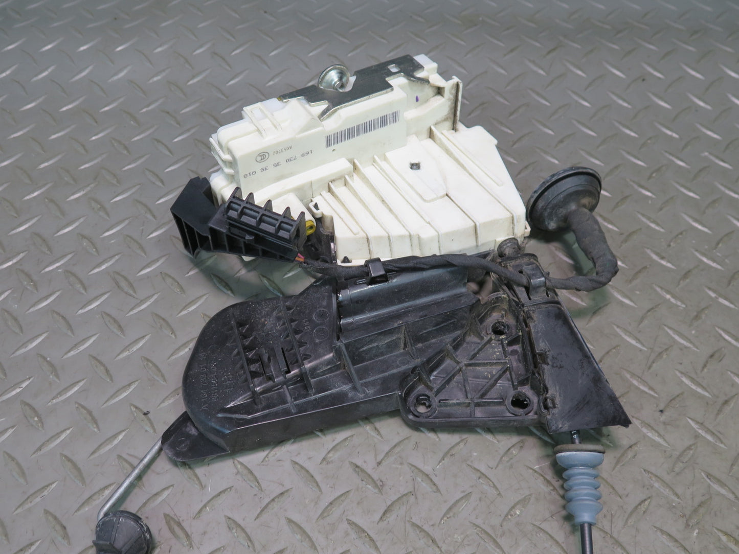 06-11 Mercedes W164 Ml-class Rear Left Door Lock Latch Actuator OEM