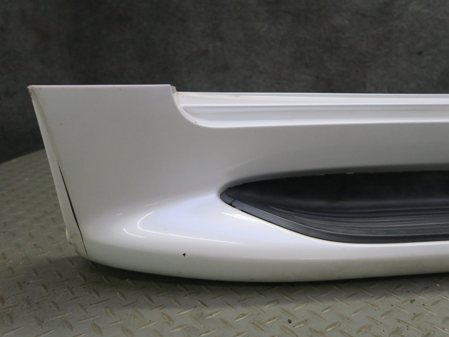 2008-2015 Lexus URJ201L LX570 Left Side Running Board Step Lower Trim Molding