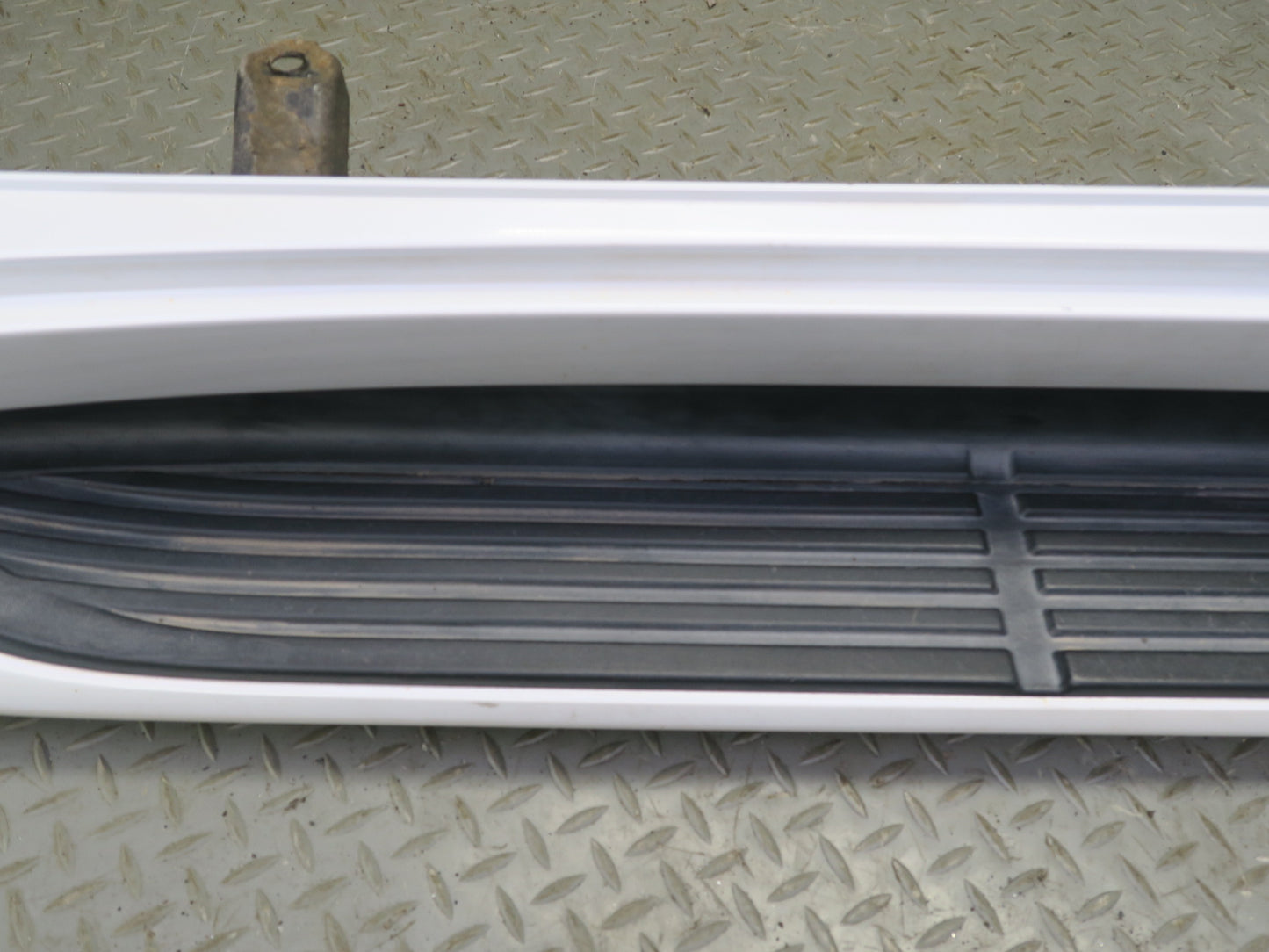 2008-2015 Lexus URJ201L LX570 Left Side Running Board Step Lower Trim Molding