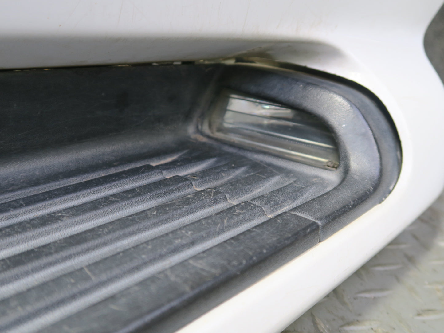 2008-2015 Lexus URJ201L LX570 Left Side Running Board Step Lower Trim Molding