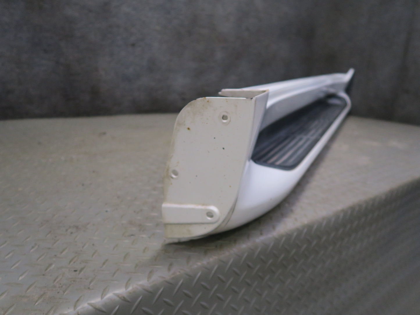 2008-2015 Lexus URJ201L LX570 Left Side Running Board Step Lower Trim Molding