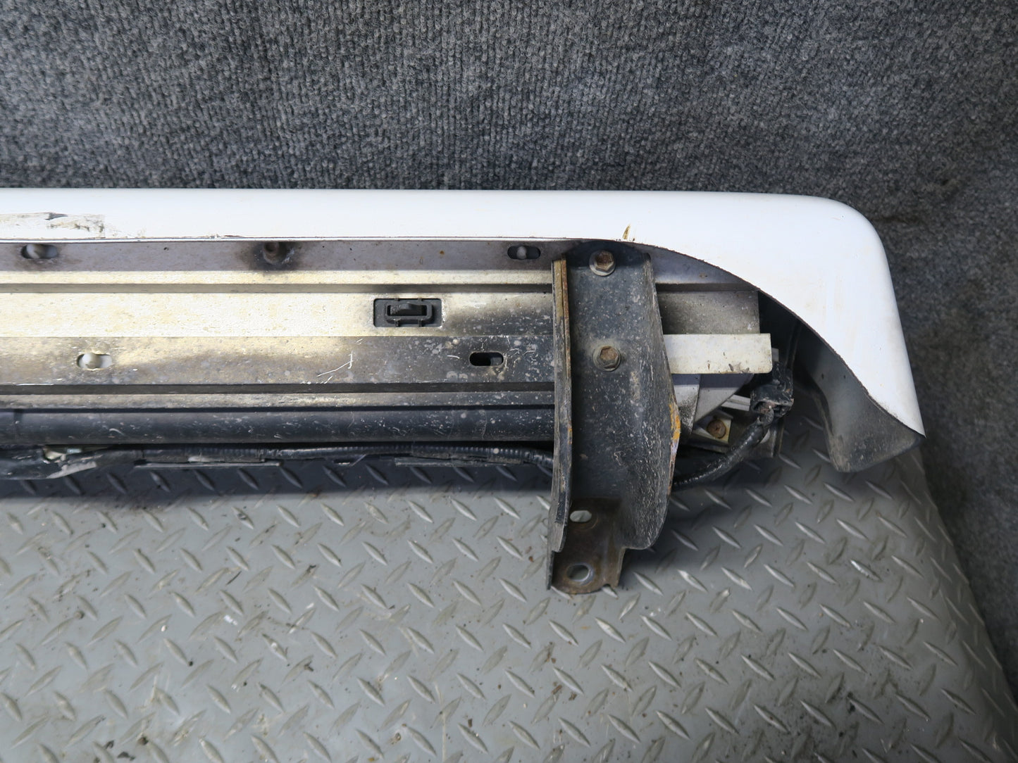 2008-2015 Lexus URJ201L LX570 Left Side Running Board Step Lower Trim Molding