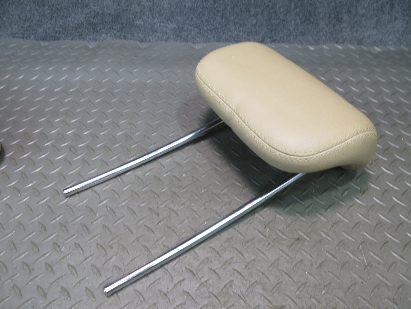07-11 Mercedes W164 Ml-class Rear Left Center Right Headrest Cashmere Set OEM