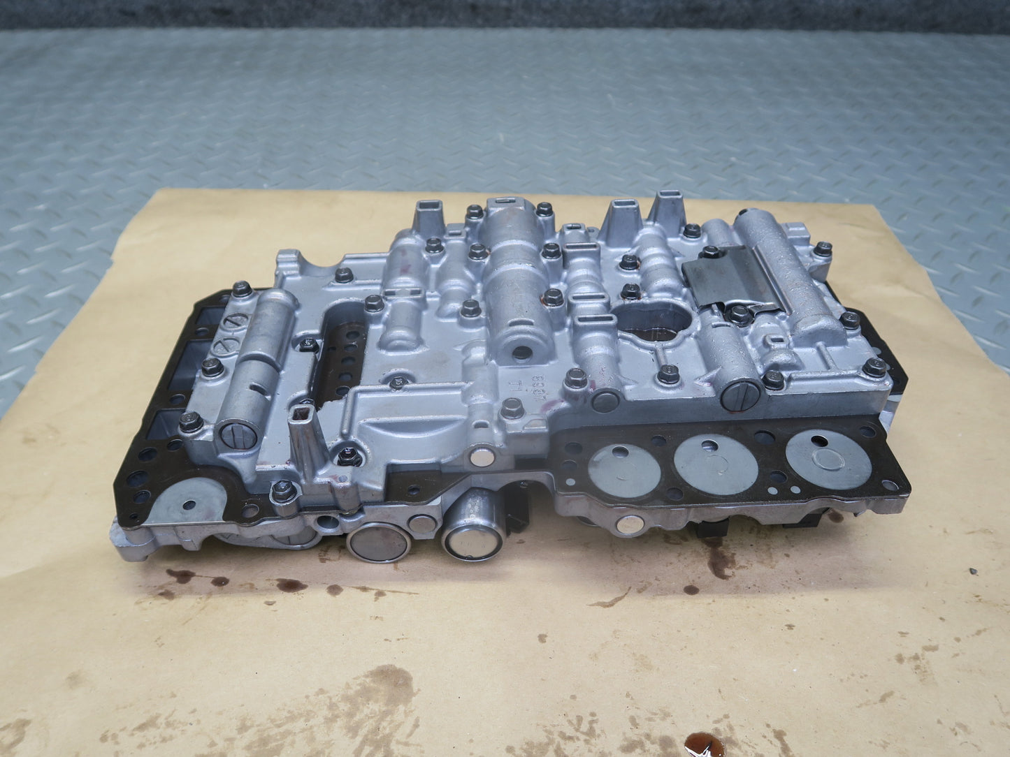 98-00 Lexus UCF20L LS400 A650E Auto Transmission Valve Body Mechatronic 102K OEM