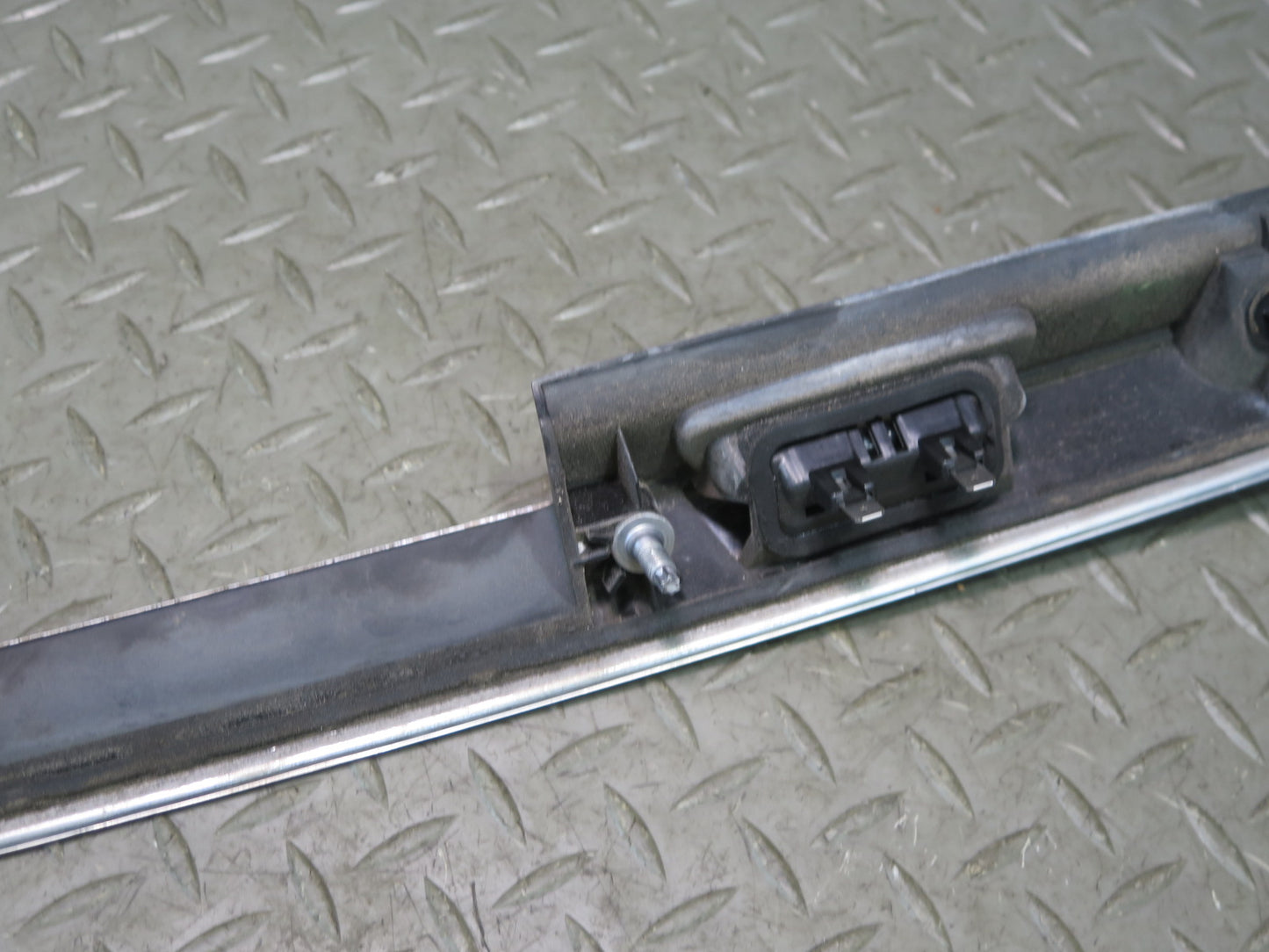06-11 Mercedes W164 Ml-class Rear Trunk Lid Handle Molding Trim Cover OEM