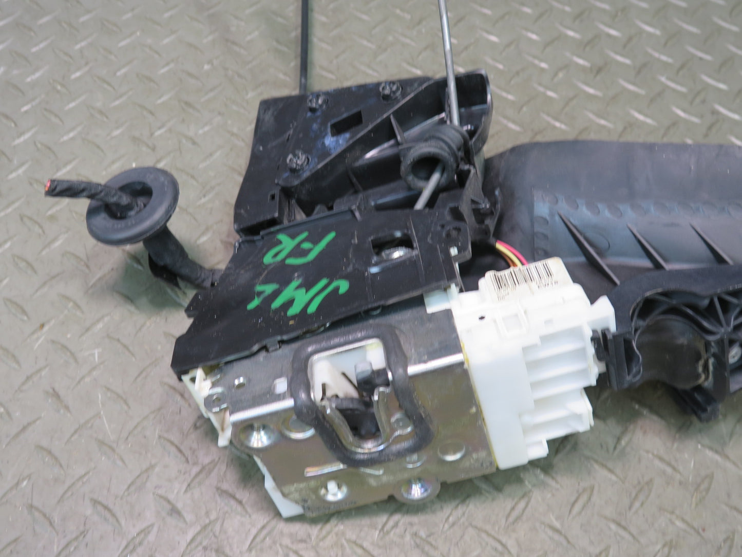 06-11 Mercedes W164 Ml-class Front Right Passenger Door Lock Latch Actuator OEM