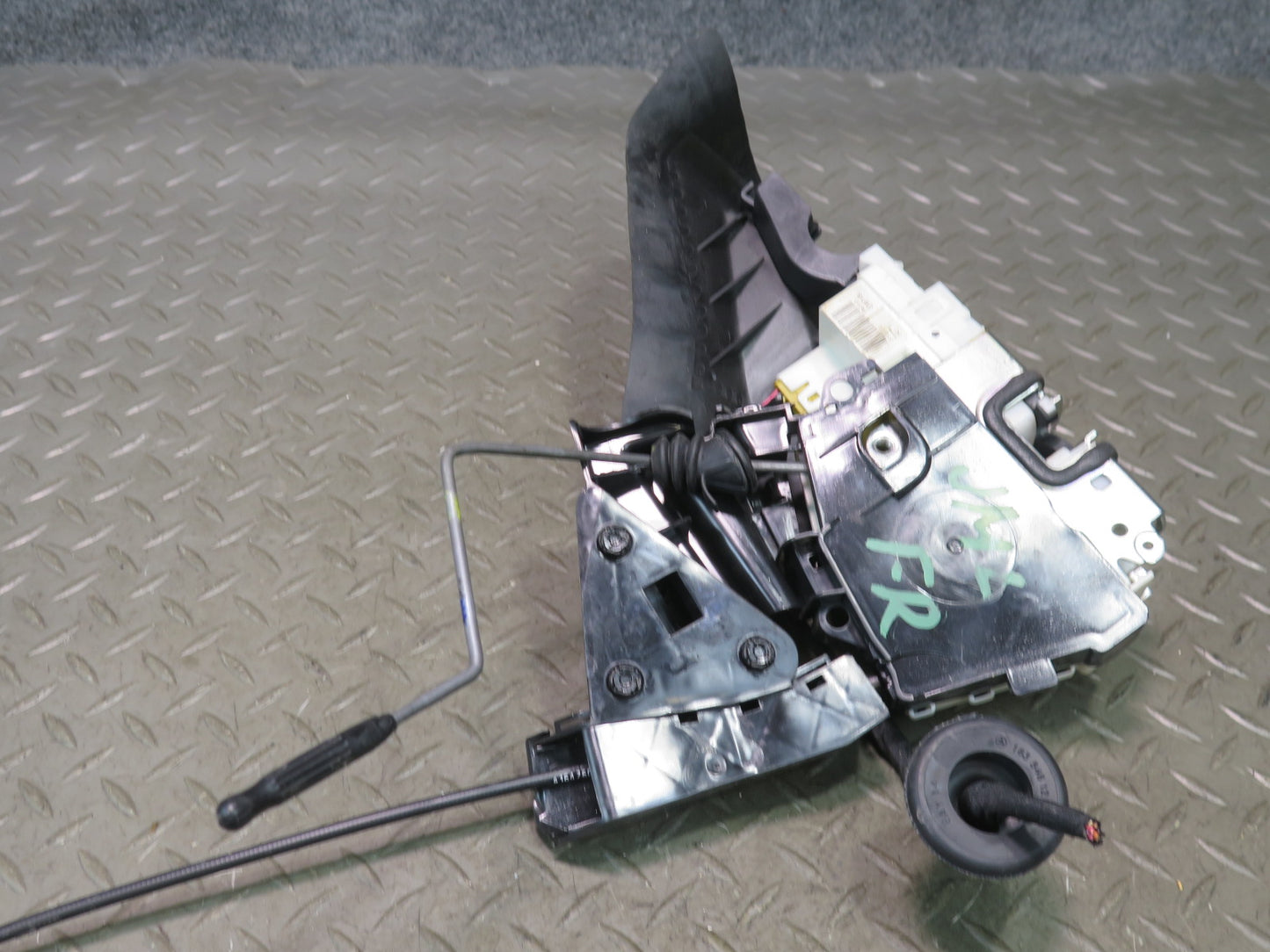 06-11 Mercedes W164 Ml-class Front Right Passenger Door Lock Latch Actuator OEM