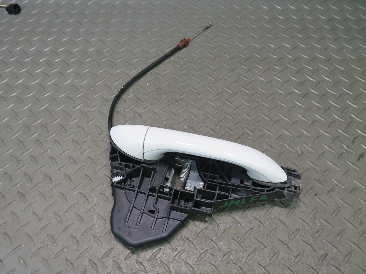 06-11 Mercedes W164 Ml-class Front Right Door Exterior Handle Arctic White OEM