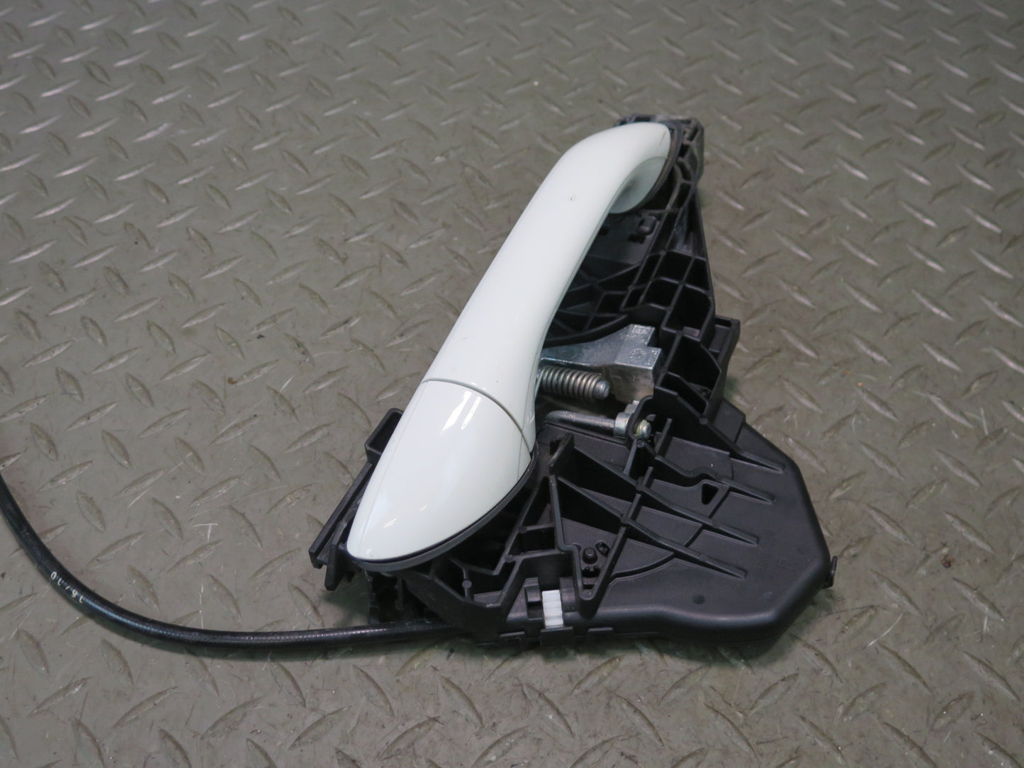 06-11 Mercedes W164 Ml-class Front Right Door Exterior Handle Arctic White OEM
