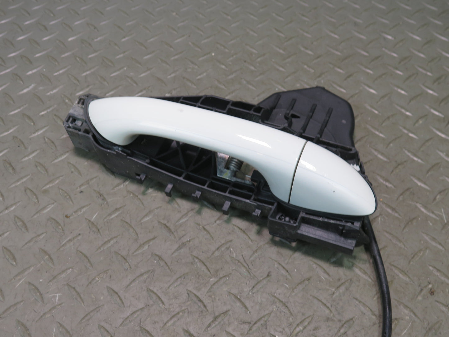 06-11 Mercedes W164 Ml-class Front Right Door Exterior Handle Arctic White OEM
