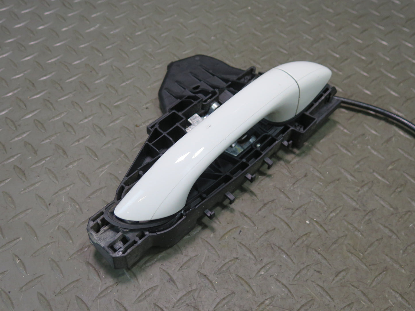 06-11 Mercedes W164 Ml-class Front Right Door Exterior Handle Arctic White OEM