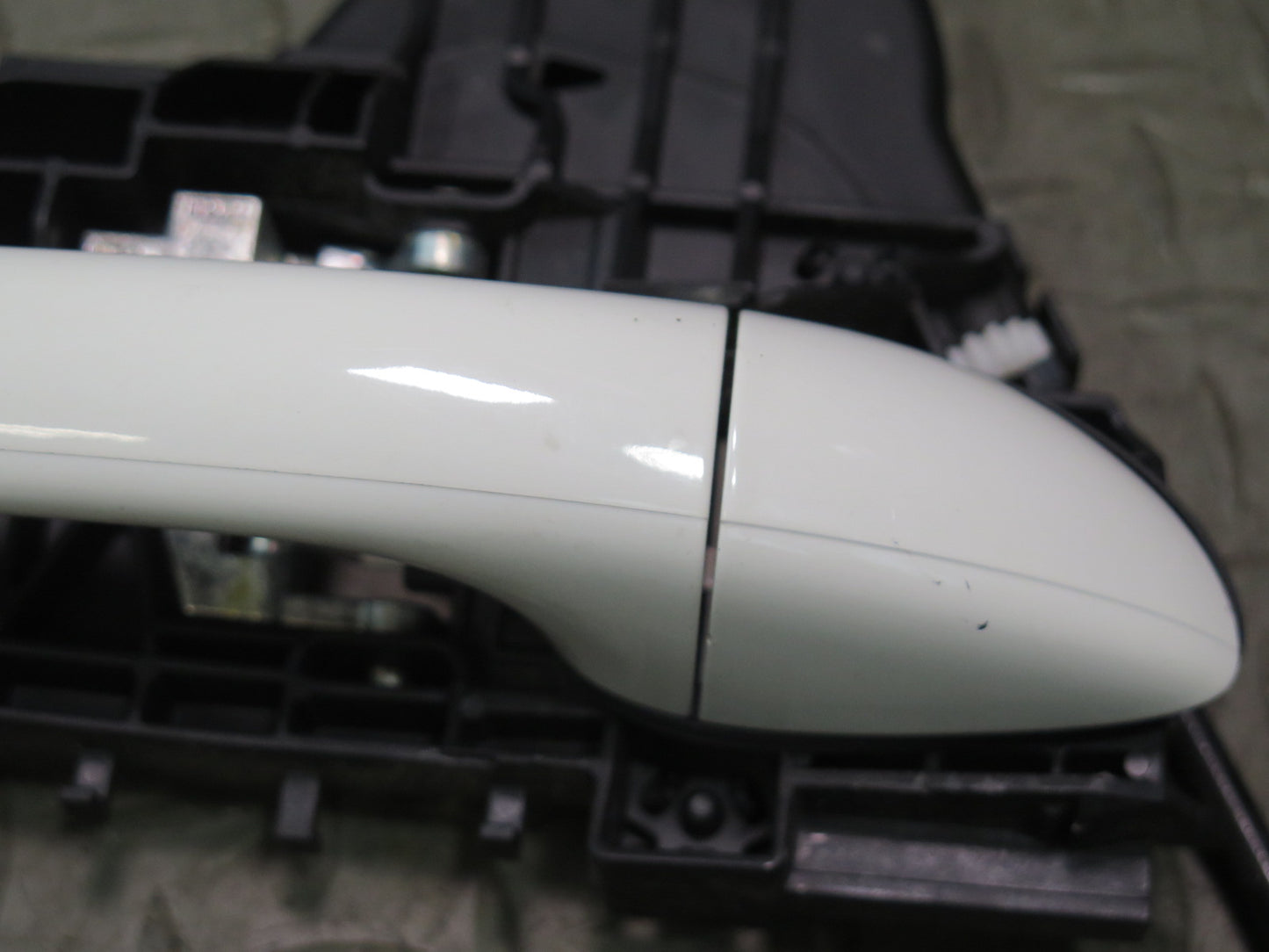 06-11 Mercedes W164 Ml-class Front Right Door Exterior Handle Arctic White OEM