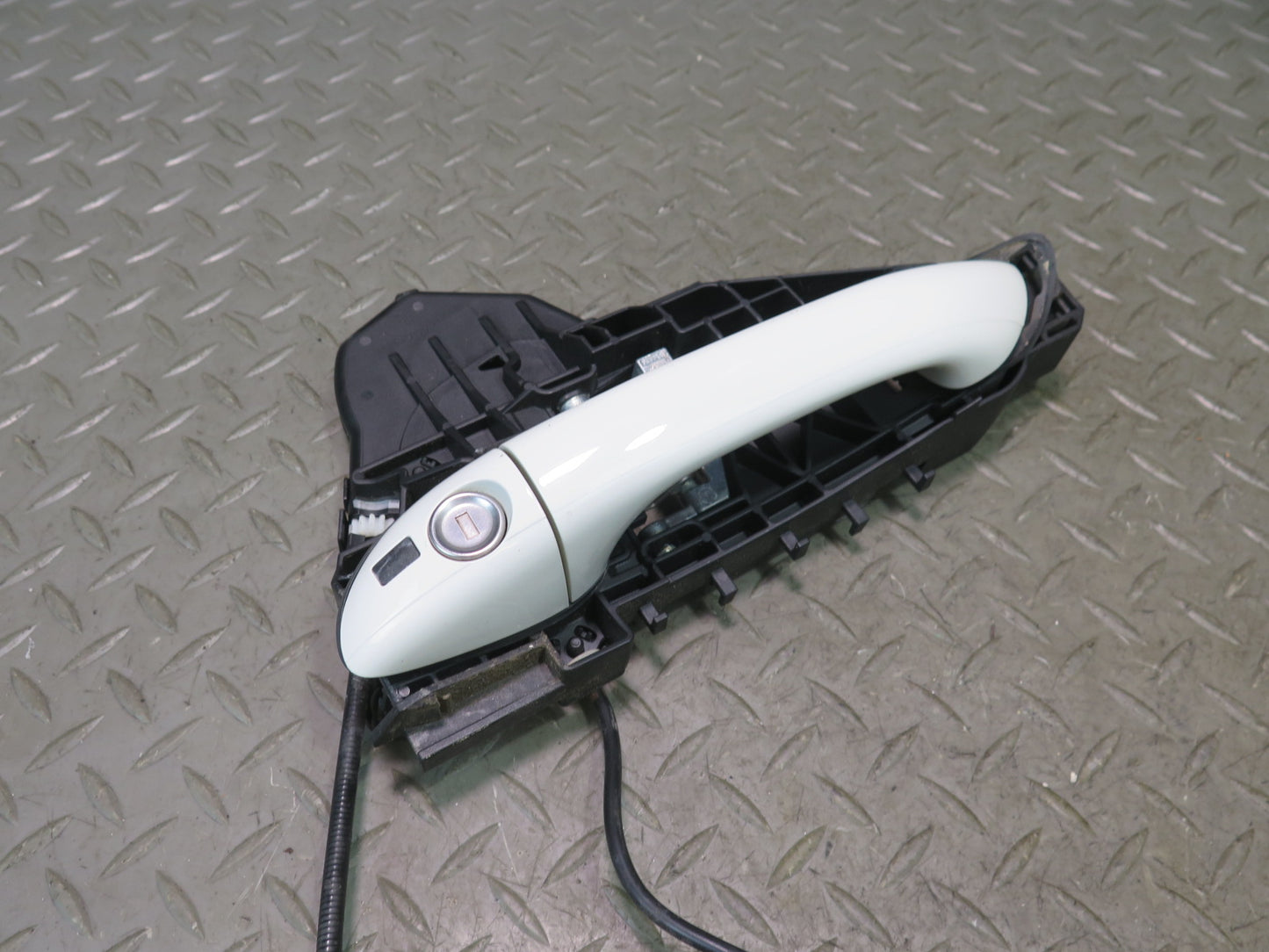 06-11 Mercedes W164 Ml-class Front Left Door Exterior Handle Keyless GO OEM