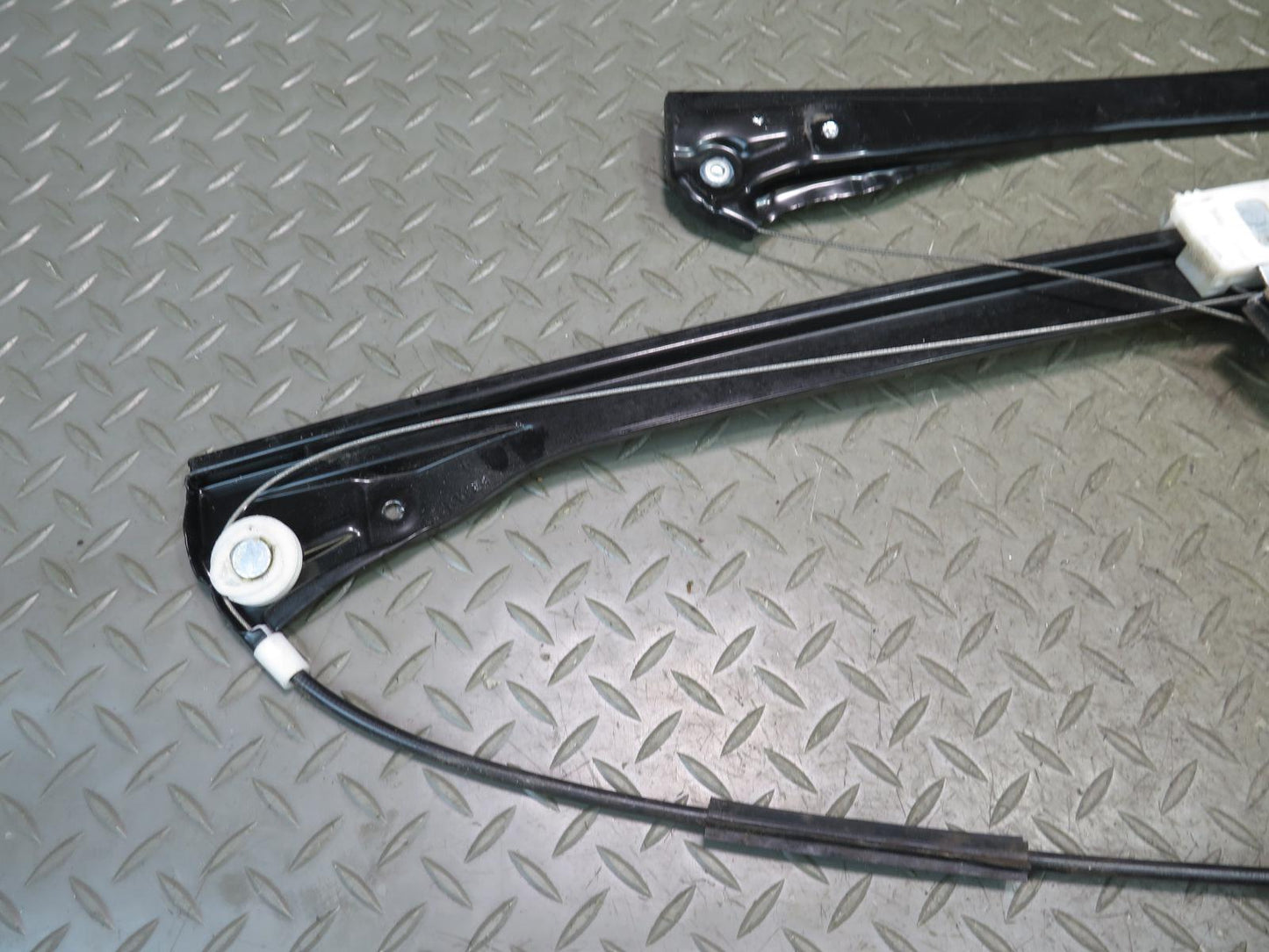 06-11 Mercedes W164 Ml-class Front Left Driver Door Window Regulator w Motor OEM