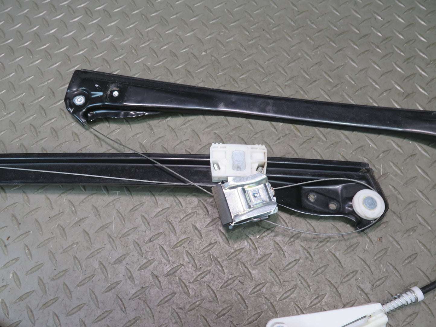 06-11 Mercedes W164 Ml-class Front Left Driver Door Window Regulator w Motor OEM
