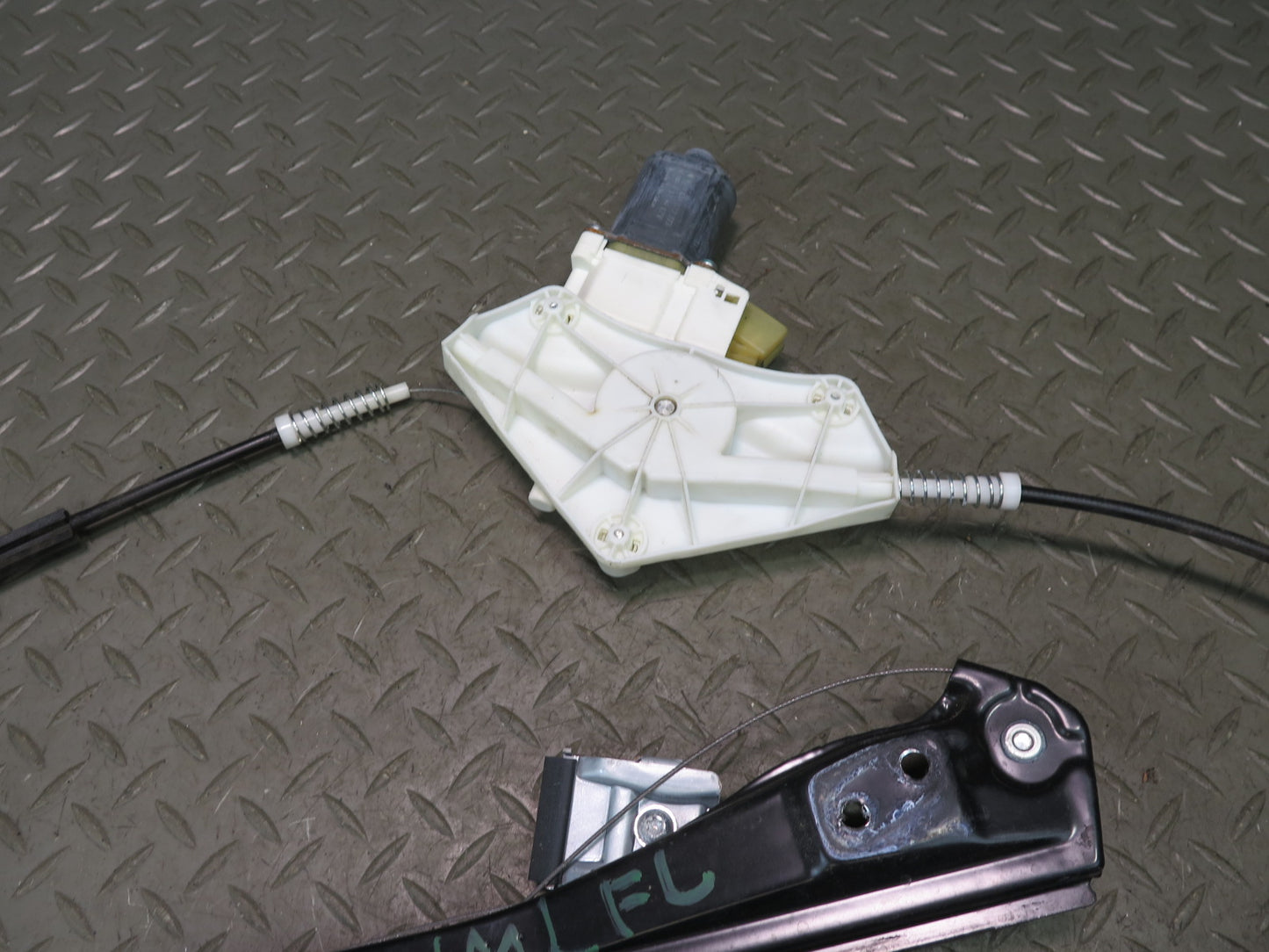 06-11 Mercedes W164 Ml-class Front Left Driver Door Window Regulator w Motor OEM