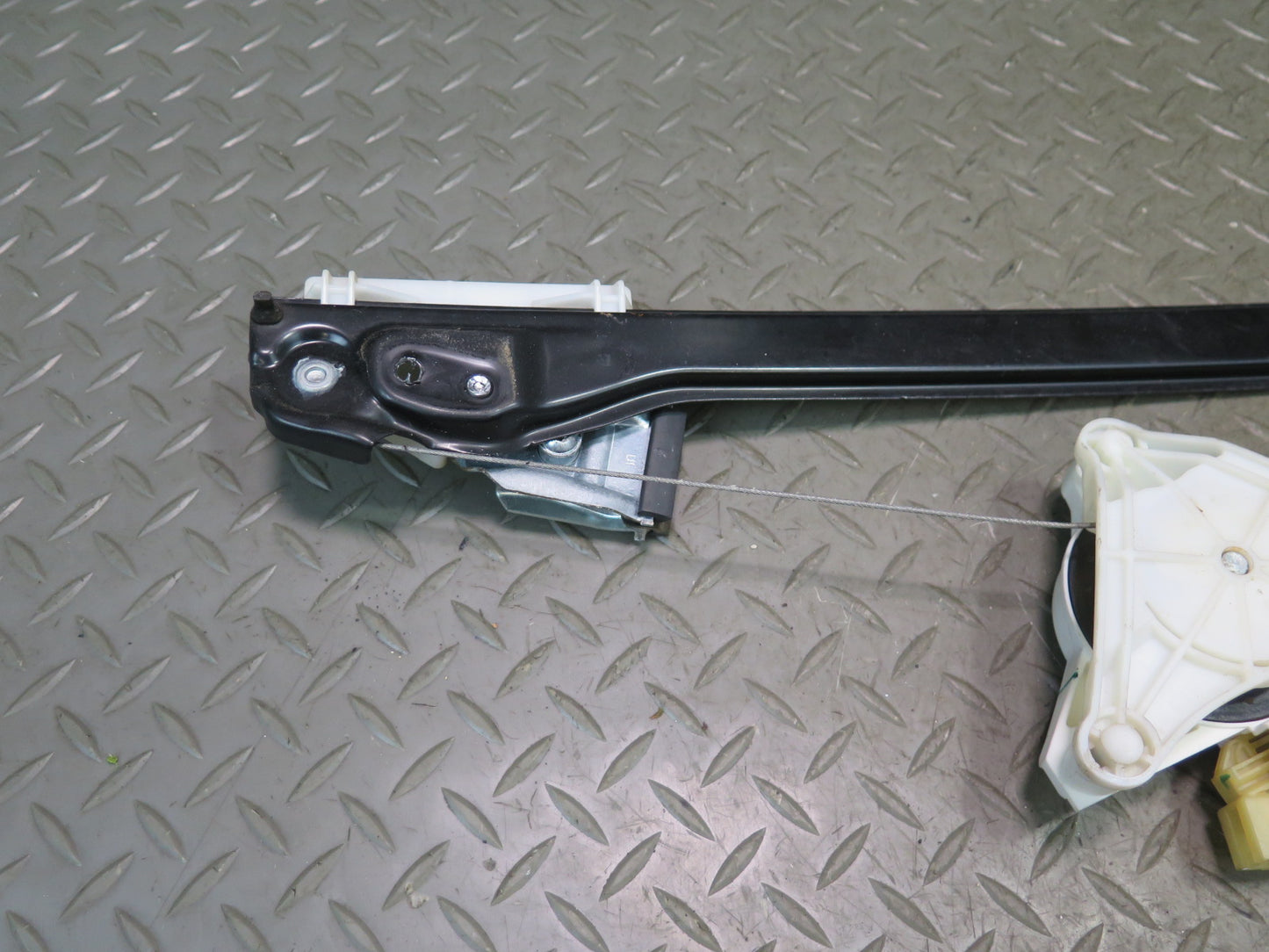 06-11 Mercedes W164 Ml-class Rear Left Door Window Regulator w Motor OEM