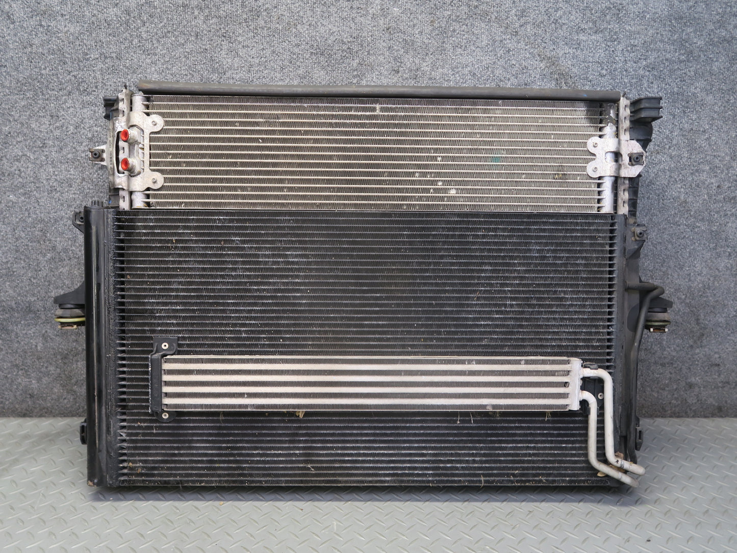 2003-2006 Porsche Cayenne 955 4.5L Turbo Engine Radiator A/C Condenser Fan Assy