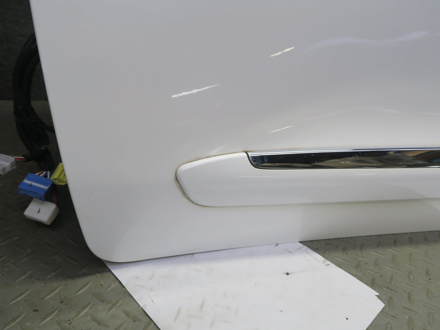 2008-2011 Lexus URJ201L LX570 Front Left Side Door Shell Panel W/o Glass