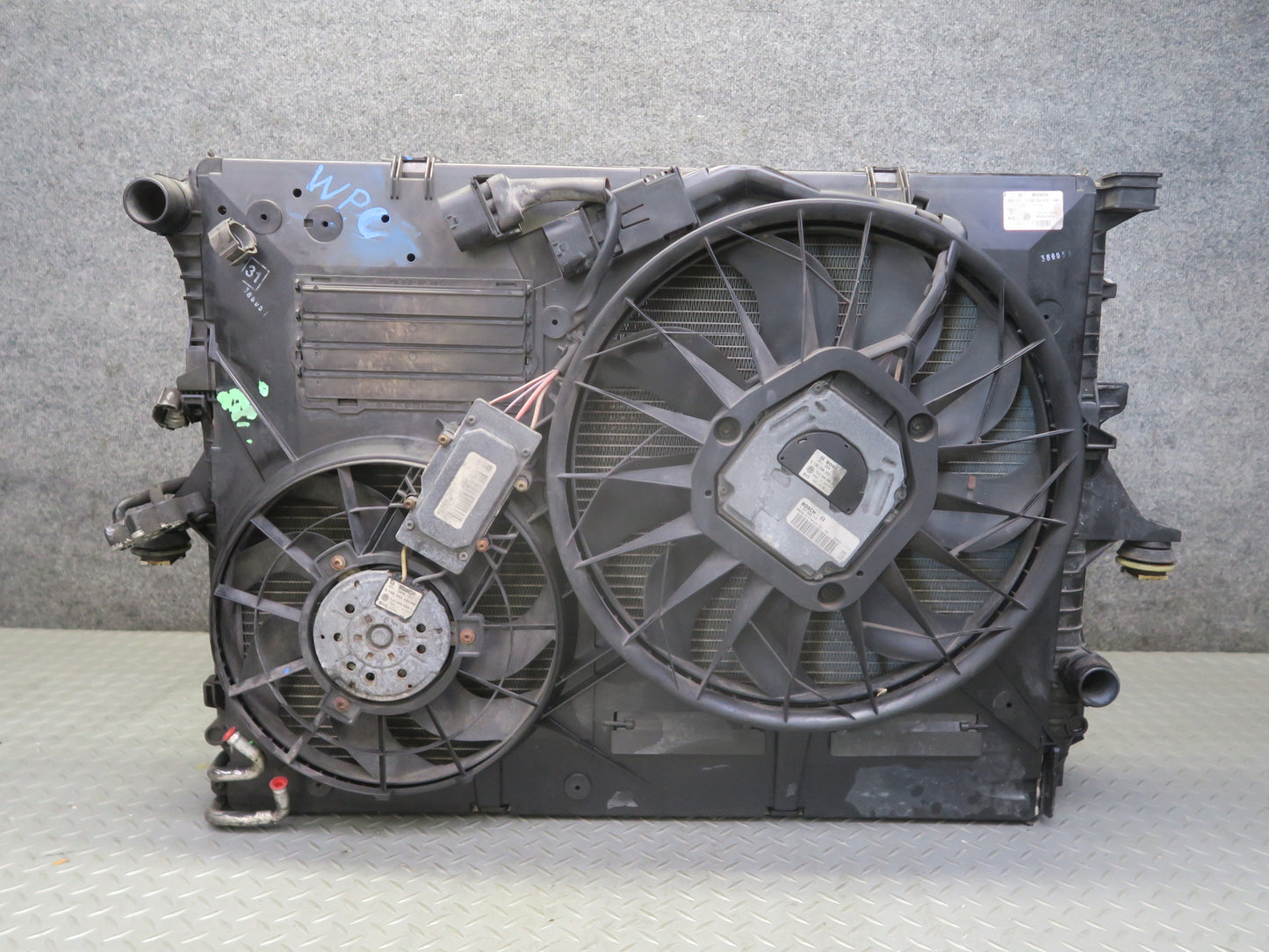 2003-2006 Porsche Cayenne 955 4.5L Turbo Engine Radiator A/C Condenser Fan Assy