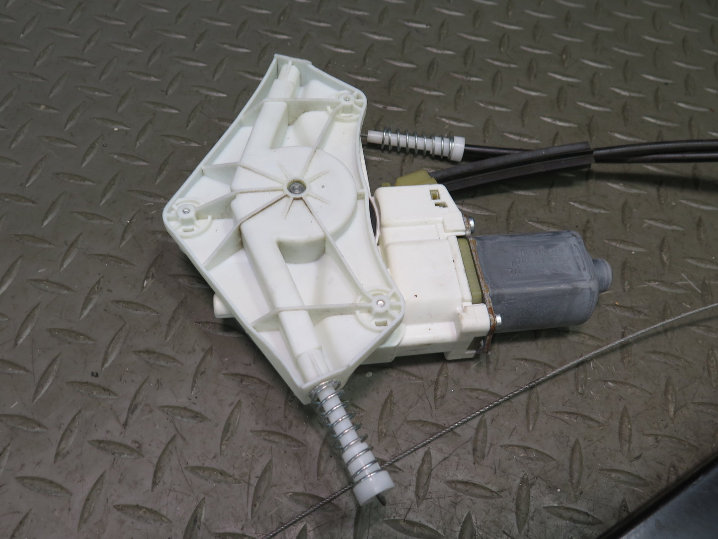 06-11 Mercedes W164 Ml-class Front Right Pass Door Window Regulator w Motor OEM