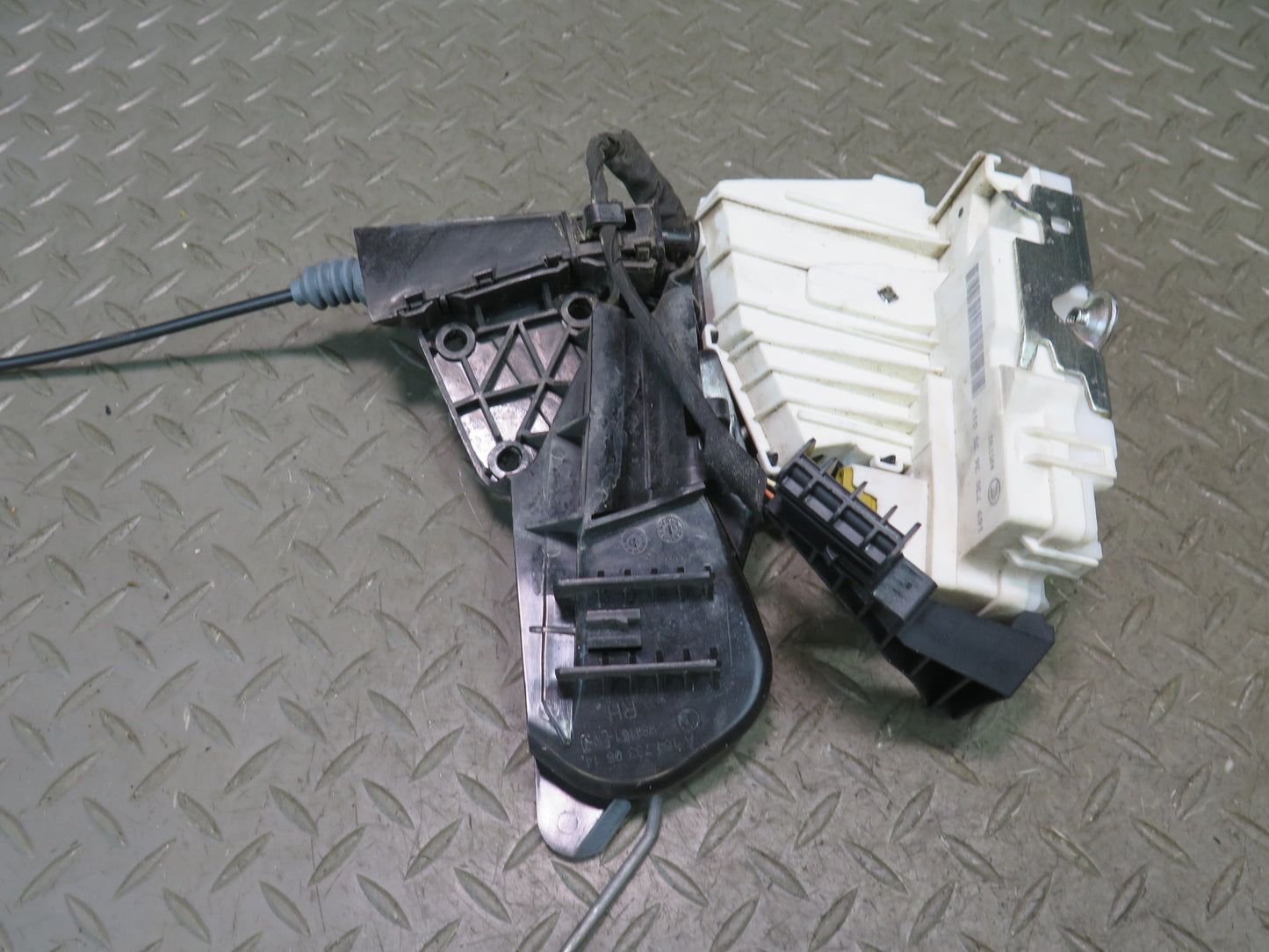 06-11 Mercedes W164 Ml-class Rear Right Door Lock Latch Actuator OEM