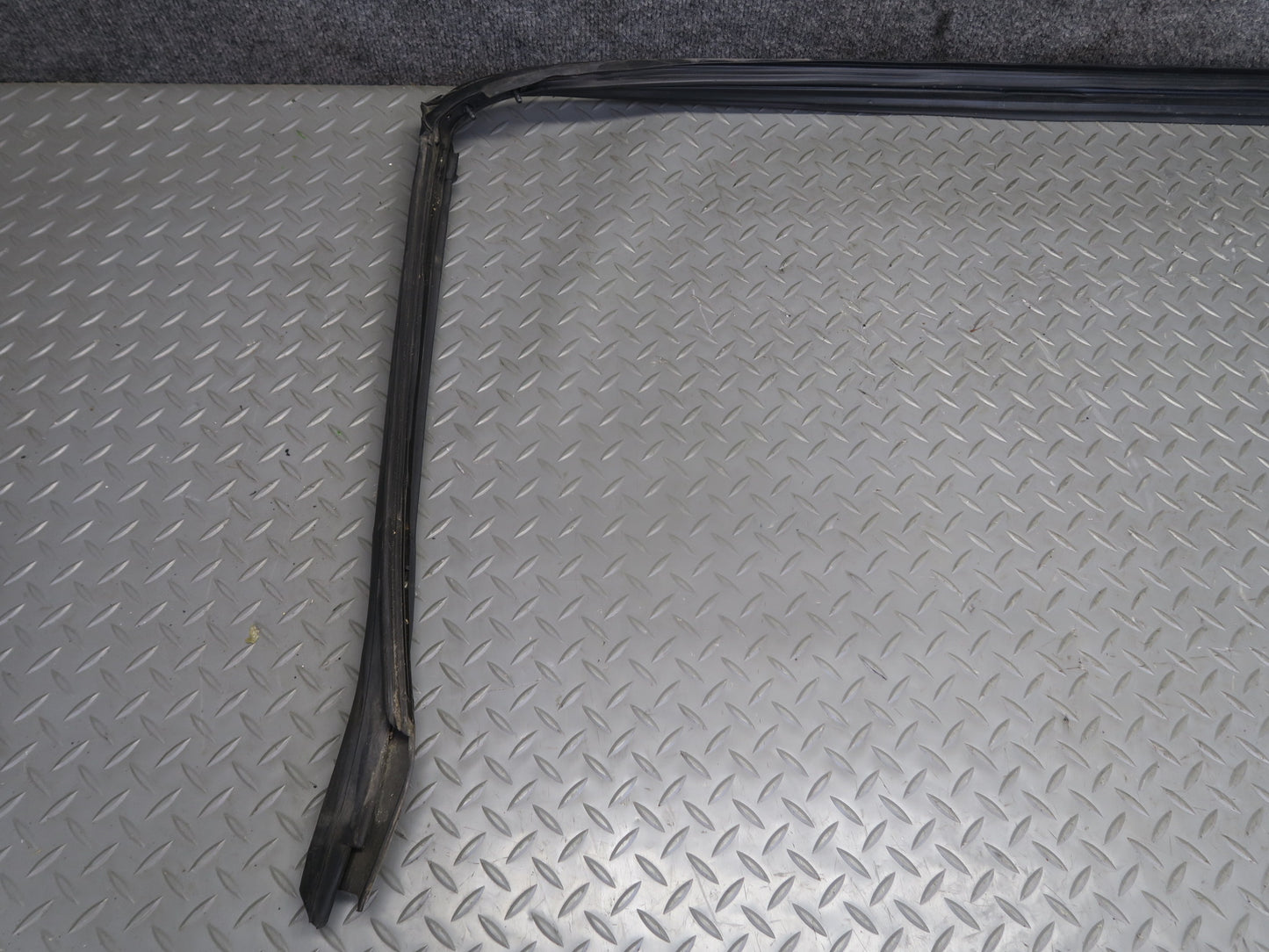 03-08 BMW Z4 E85 Roadster Windshield & Door Weatherstrip Seal w Bracket Set OEM