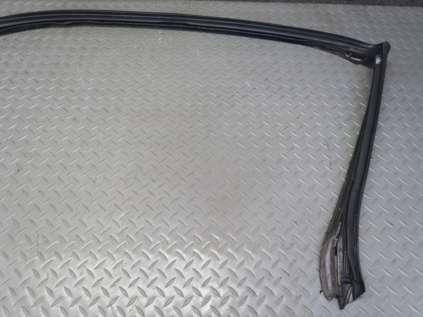 03-08 BMW Z4 E85 Roadster Windshield & Door Weatherstrip Seal w Bracket Set OEM