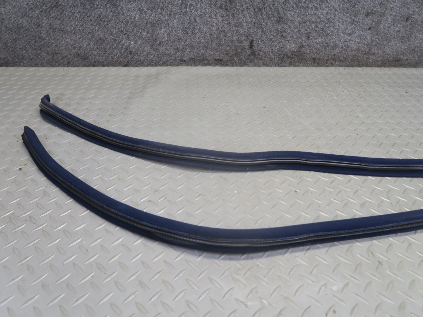 74-85 Mercedes W123 Sedan Front & Rear Door Weather Strip Rubber Seal Set OEM