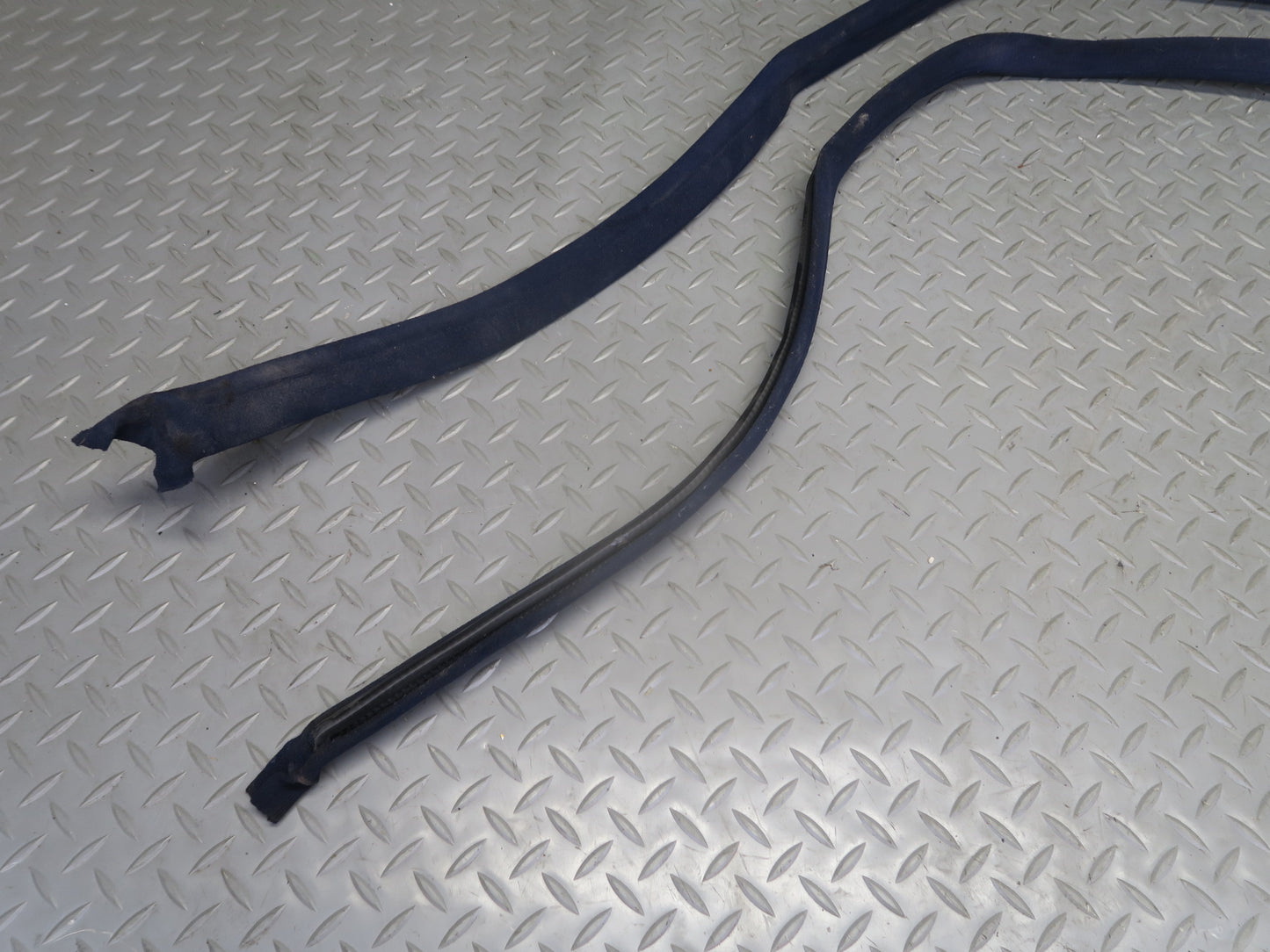 74-85 Mercedes W123 Sedan Front & Rear Door Weather Strip Rubber Seal Set OEM