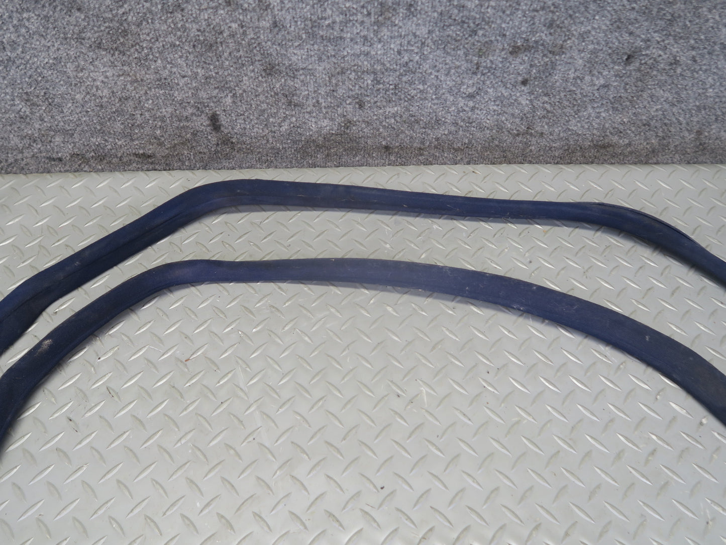 74-85 Mercedes W123 Sedan Front & Rear Door Weather Strip Rubber Seal Set OEM