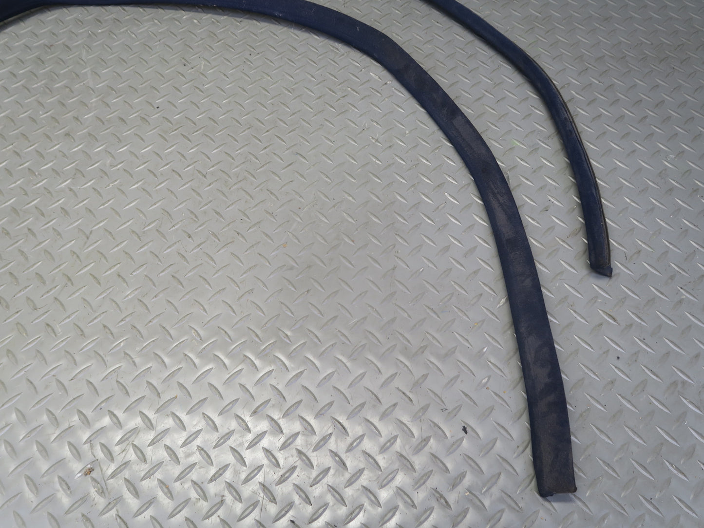 74-85 Mercedes W123 Sedan Front & Rear Door Weather Strip Rubber Seal Set OEM