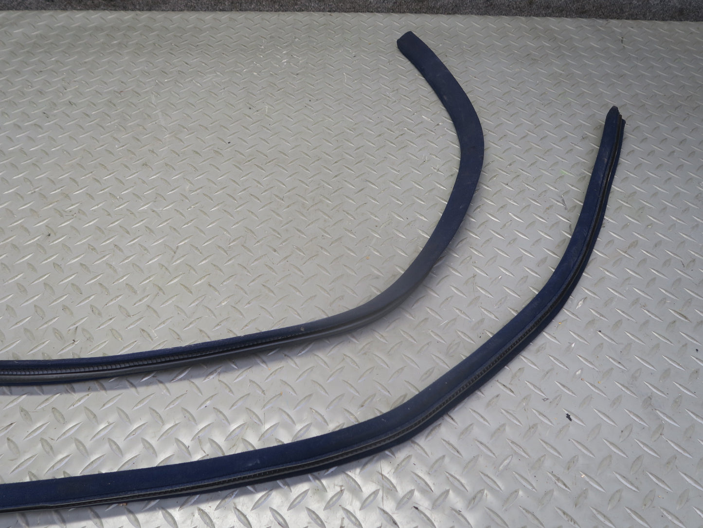 74-85 Mercedes W123 Sedan Front & Rear Door Weather Strip Rubber Seal Set OEM