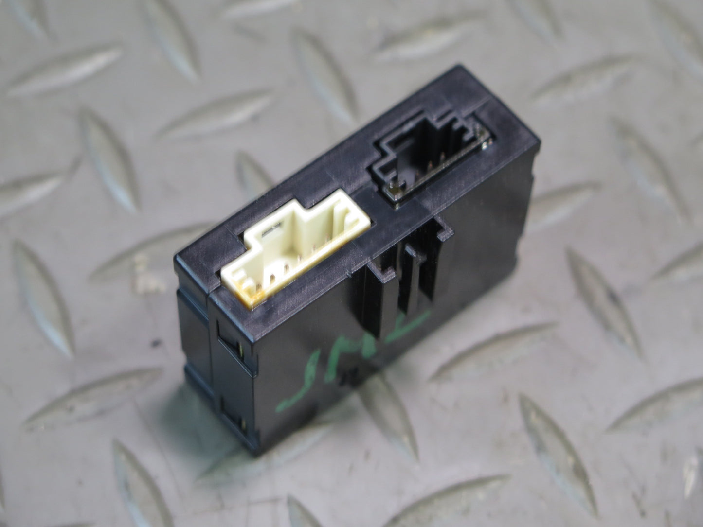 06-11 Mercedes W164 ML350 Rear View Camera Control Module 1645430062 OEM