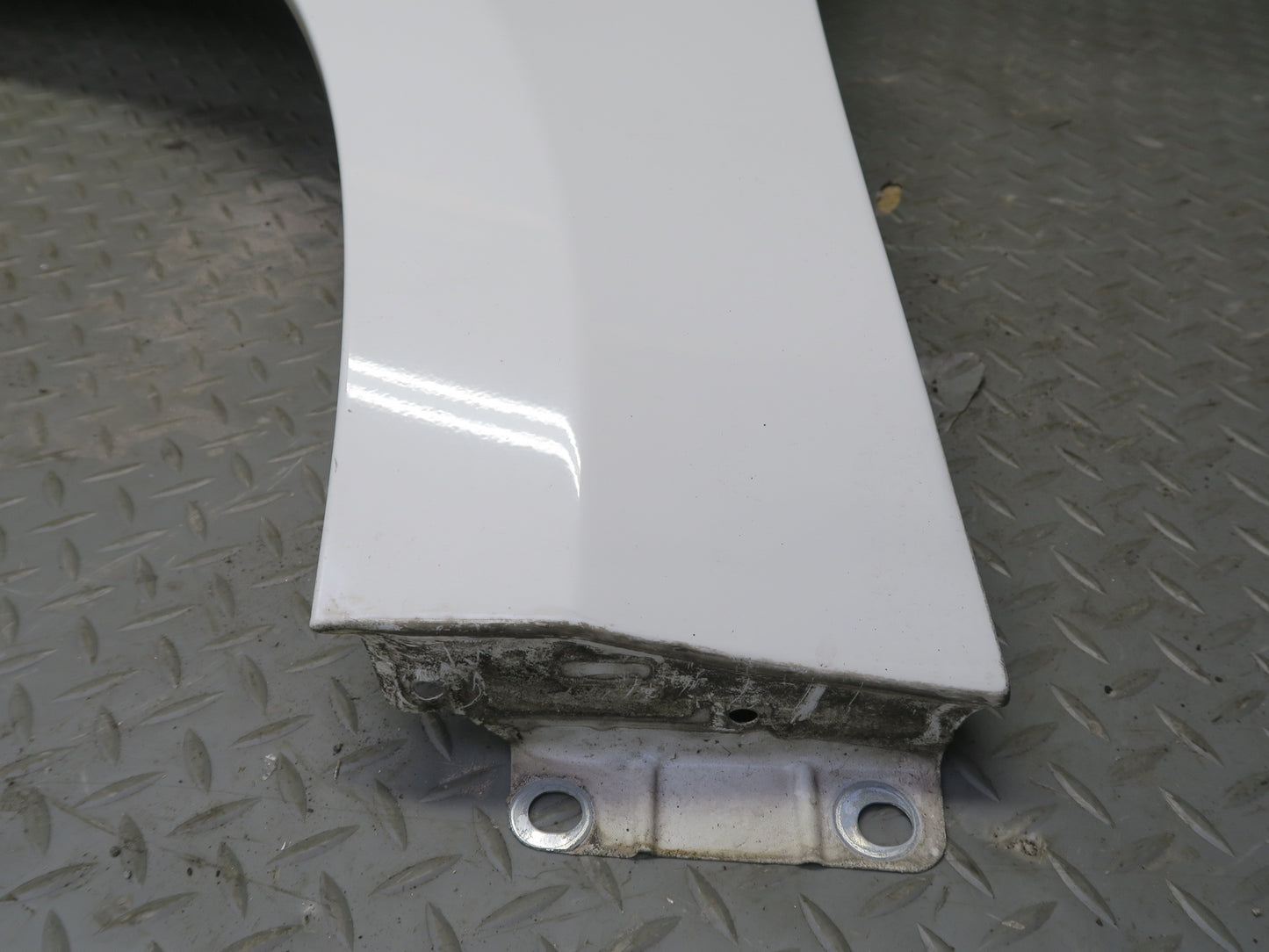 07-11 Mercedes W164 ML350 Front Left Fender Shell Panel Cover White OEM