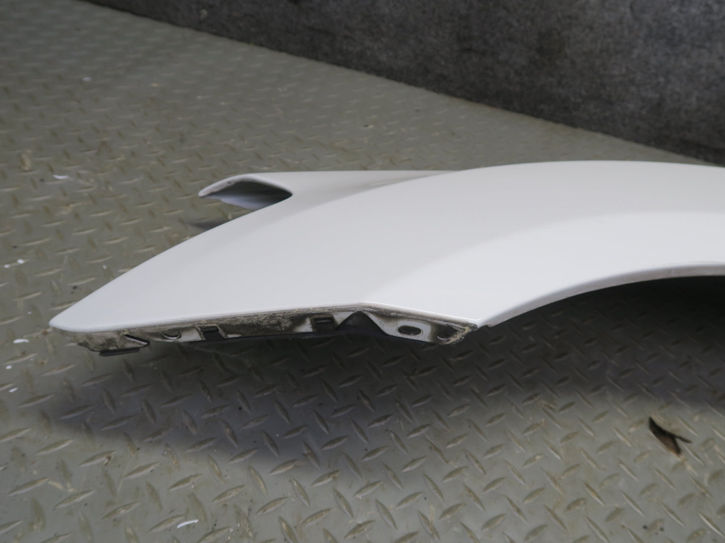 07-11 Mercedes W164 ML350 Front Left Fender Shell Panel Cover White OEM