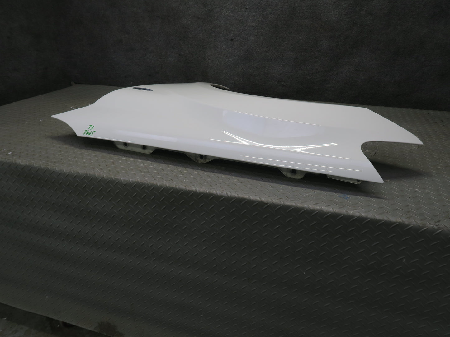 07-11 Mercedes W164 ML350 Front Left Fender Shell Panel Cover White OEM