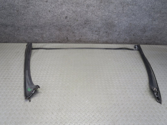 2006-2010 BMW E64 M6 Convertible Windshield Weatherstrip Rubber Seal Gasket