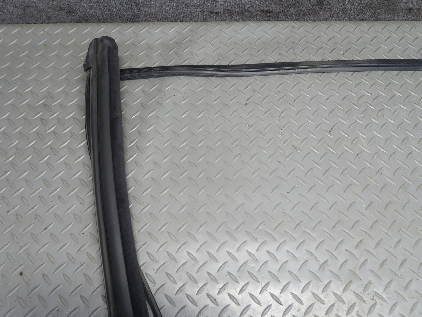 2006-2010 BMW E64 M6 Convertible Windshield Weatherstrip Rubber Seal Gasket