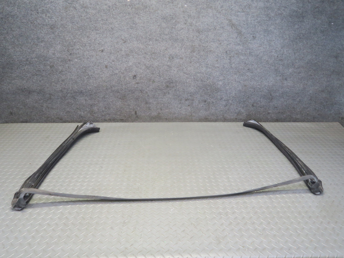 2006-2010 BMW E64 M6 Convertible Windshield Weatherstrip Rubber Seal Gasket